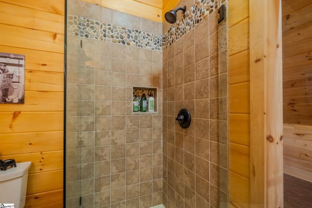 102 Granny Gear Road, Sunset, SC 29685