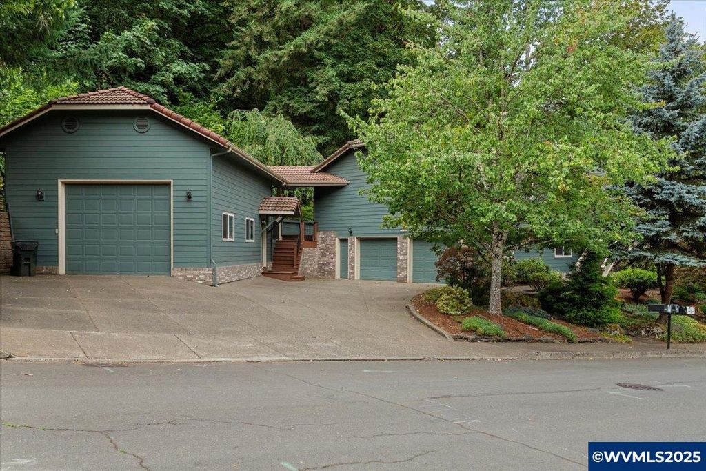 2240 Joplin Ct S, Salem, OR 97302