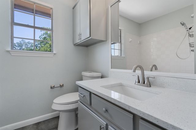 6300 Crumley LN, Austin, TX 78741