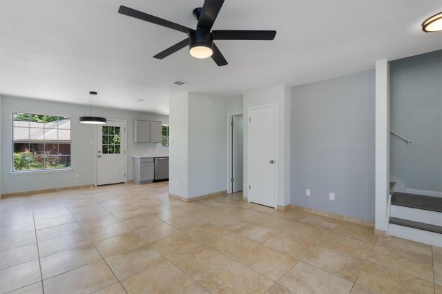 6300 Crumley LN, Austin, TX 78741