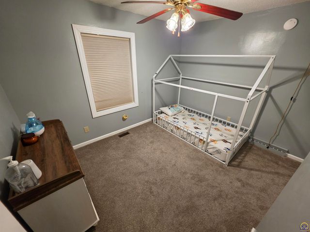 4632 NW 35th ST, Topeka, KS 66618