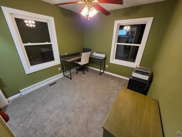 4632 NW 35th ST, Topeka, KS 66618