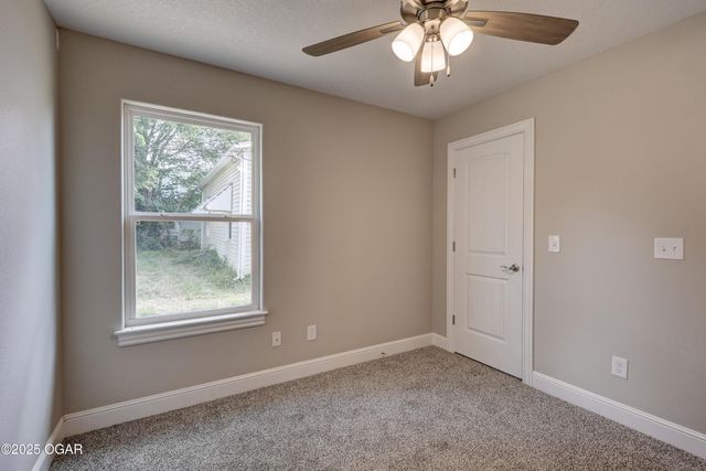 1222 Grand Avenue, Joplin, MO 64801