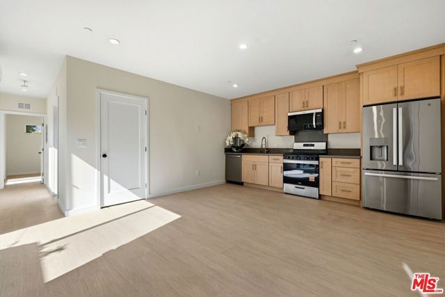 2621 Veteran Avenue, Los Angeles, CA 90064