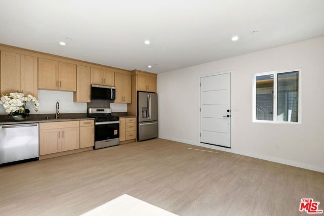 2621 Veteran Avenue, Los Angeles, CA 90064