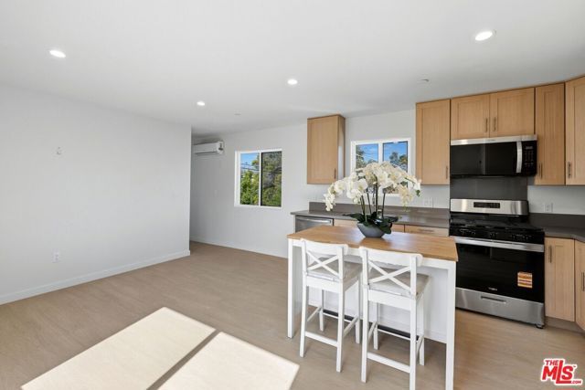 2621 Veteran Avenue, Los Angeles, CA 90064