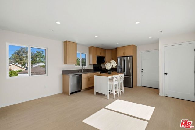 2621 Veteran Avenue, Los Angeles, CA 90064