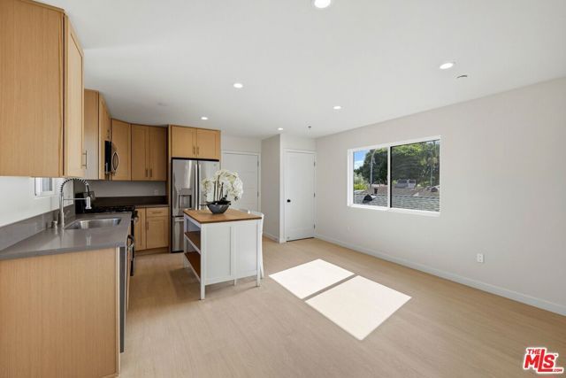 2621 Veteran Avenue, Los Angeles, CA 90064