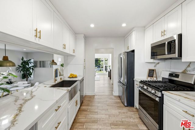 2621 Veteran Avenue, Los Angeles, CA 90064
