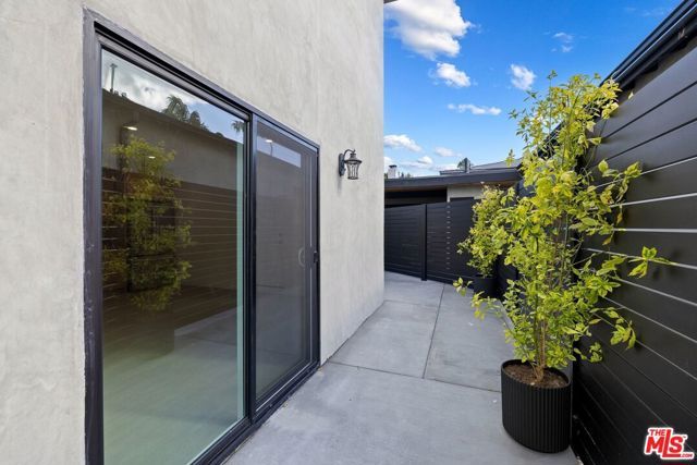 2621 Veteran Avenue, Los Angeles, CA 90064