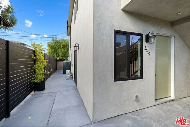 2621 Veteran Avenue, Los Angeles, CA 90064