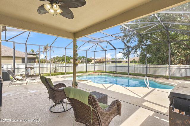 294 Breckenridge Circle SE, Palm Bay, FL 32909