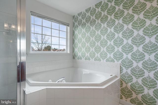 820 FERNDALE TER NE, Leesburg, VA 20176