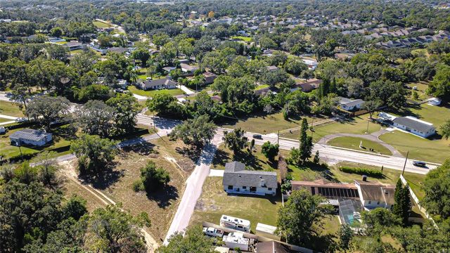 2109 LITHIA PINECREST ROAD, Valrico, FL 33596