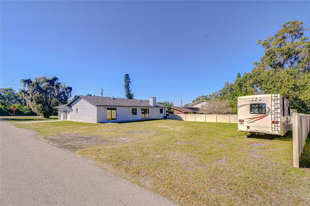 2109 LITHIA PINECREST ROAD, Valrico, FL 33596