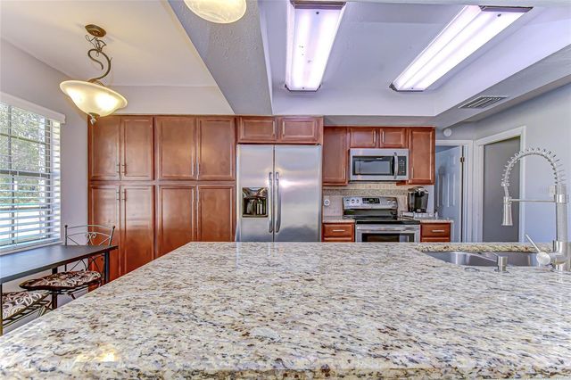 2109 LITHIA PINECREST ROAD, Valrico, FL 33596