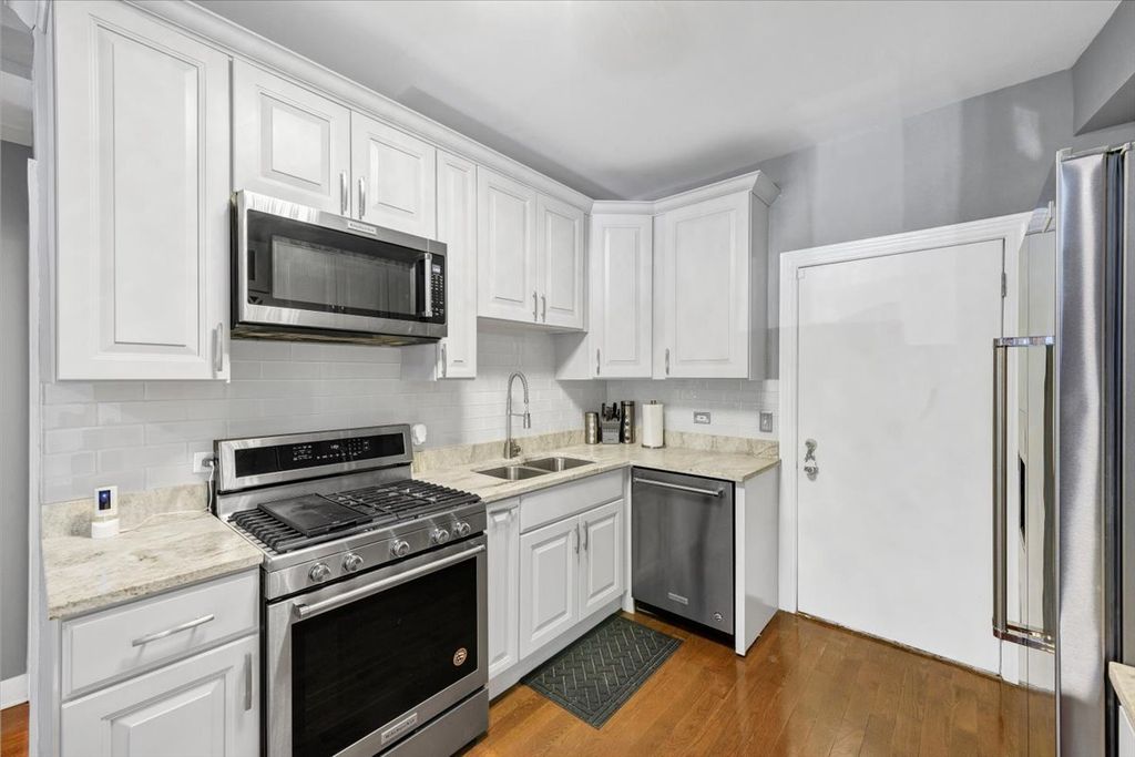 2339 E 72nd Street 1, Chicago, IL 60649 — photo 4