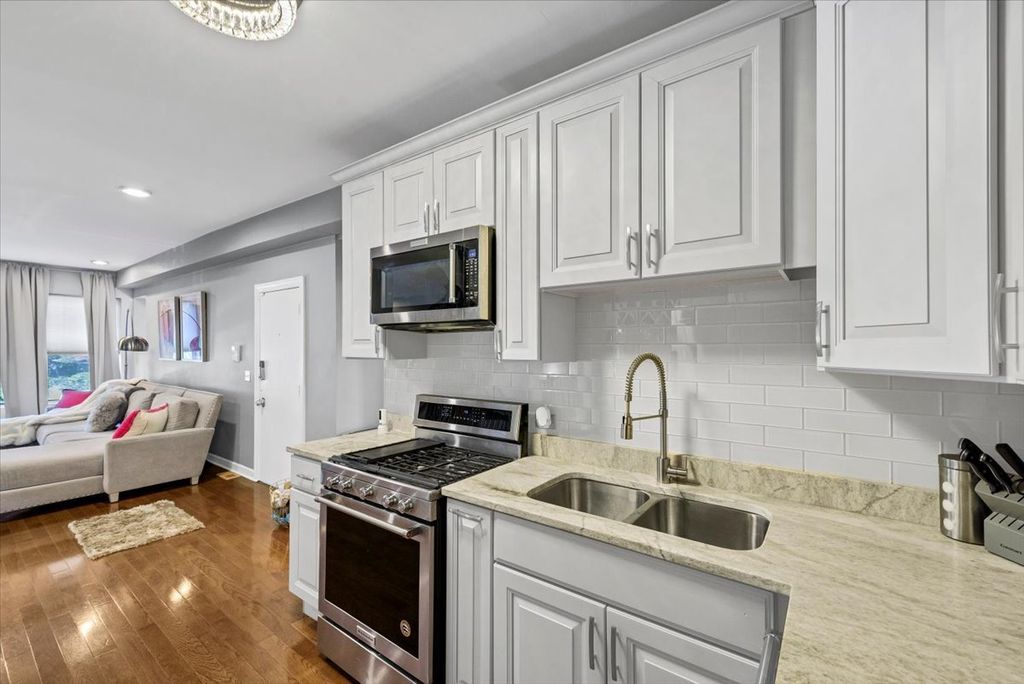 2339 E 72nd Street 1, Chicago, IL 60649 — photo 5