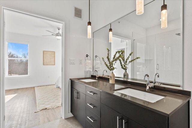 4801 Springdale RD 1107, Austin, TX 78723