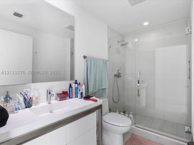 2000 Metropica Way 404, Sunrise, FL 33323