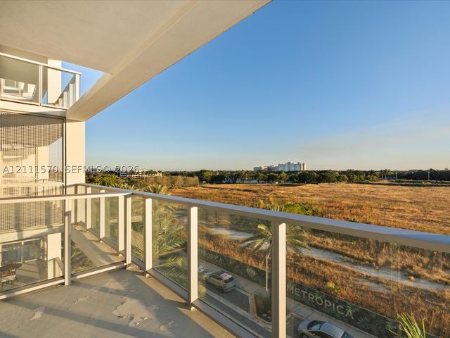 2000 Metropica Way 404, Sunrise, FL 33323