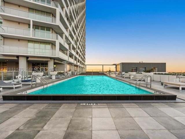 2000 Metropica Way 404, Sunrise, FL 33323