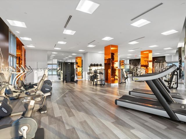 2000 Metropica Way 404, Sunrise, FL 33323