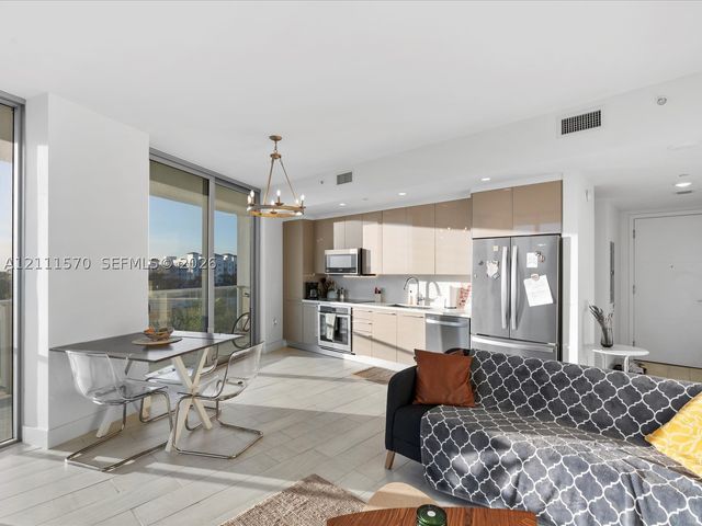 2000 Metropica Way 404, Sunrise, FL 33323