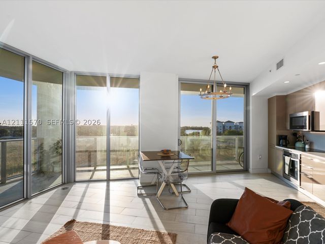 2000 Metropica Way 404, Sunrise, FL 33323
