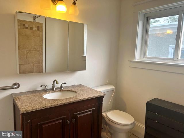 303 E VERNON RD, Philadelphia, PA 19119