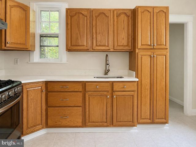 303 E VERNON RD, Philadelphia, PA 19119