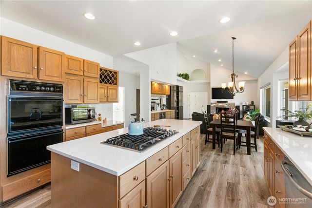 6074 Osprey Circle, Bremerton, WA 98312