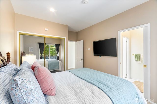 6074 Osprey Circle, Bremerton, WA 98312