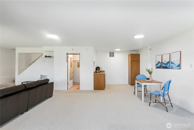 6074 Osprey Circle, Bremerton, WA 98312