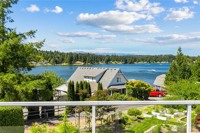 6074 Osprey Circle, Bremerton, WA 98312
