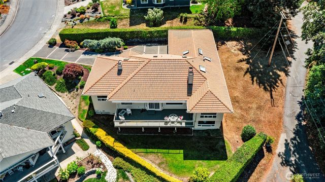 6074 Osprey Circle, Bremerton, WA 98312