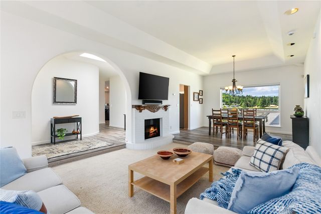 6074 Osprey Circle, Bremerton, WA 98312