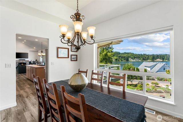 6074 Osprey Circle, Bremerton, WA 98312