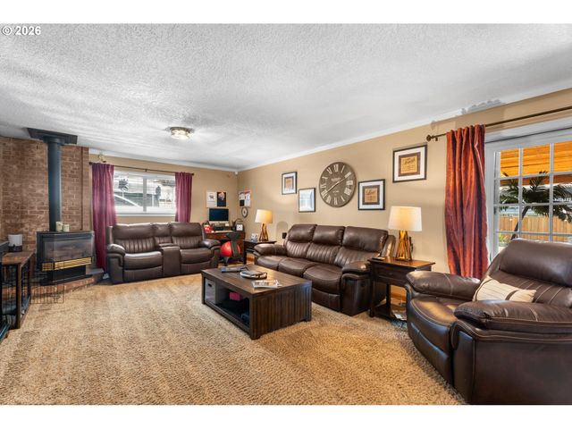 960 N aspen, Canby, OR 97013