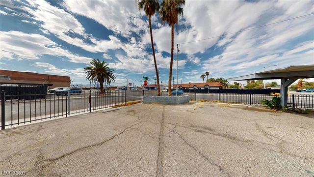 530 East Oakey Boulevard A, Las Vegas, NV 89104
