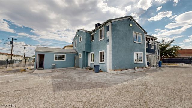 530 East Oakey Boulevard A, Las Vegas, NV 89104