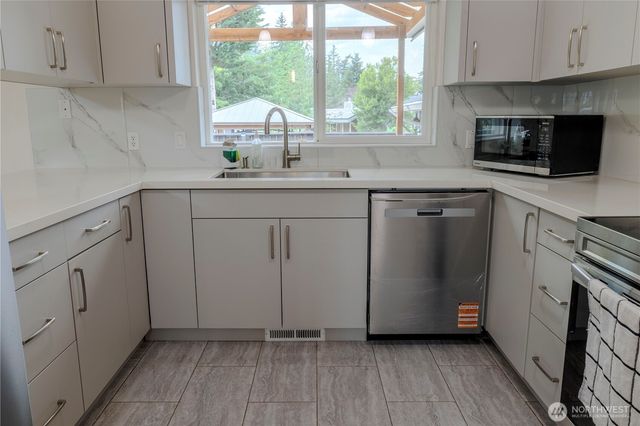 1318 Beazer Court, Bellingham, WA 98226