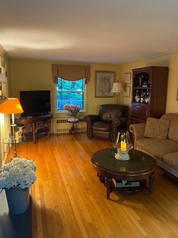 94 Beeching St, Worcester, MA 01602