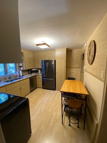 94 Beeching St, Worcester, MA 01602
