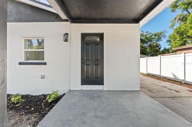 10124 N HYACINTH AVENUE, Tampa, FL 33612