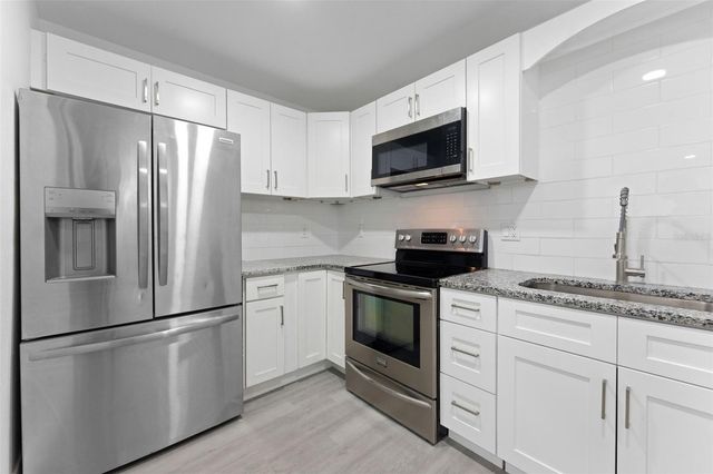 10124 N HYACINTH AVENUE, Tampa, FL 33612