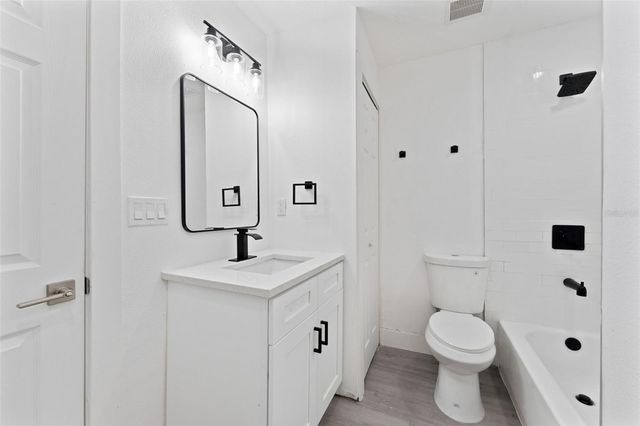 10124 N HYACINTH AVENUE, Tampa, FL 33612