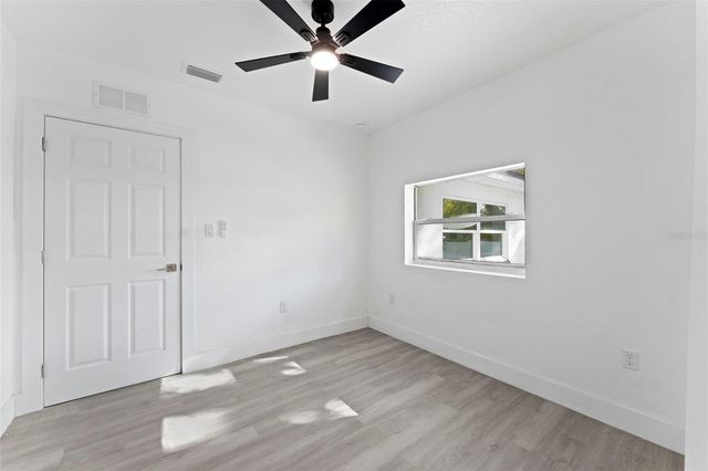 10124 N HYACINTH AVENUE, Tampa, FL 33612