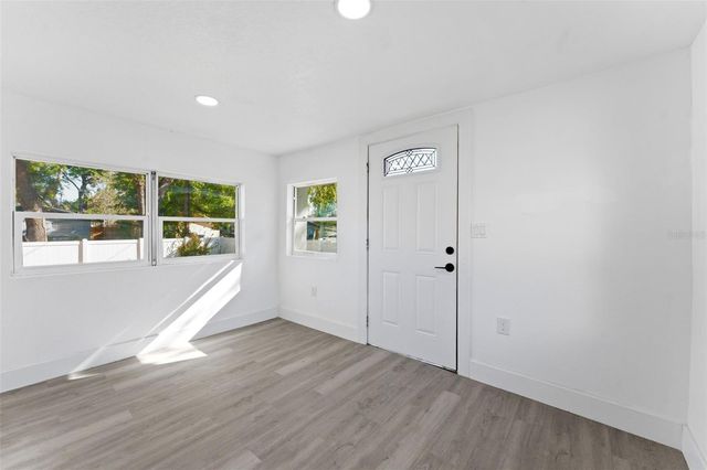 10124 N HYACINTH AVENUE, Tampa, FL 33612