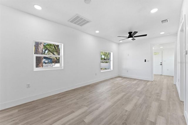 10124 N HYACINTH AVENUE, Tampa, FL 33612